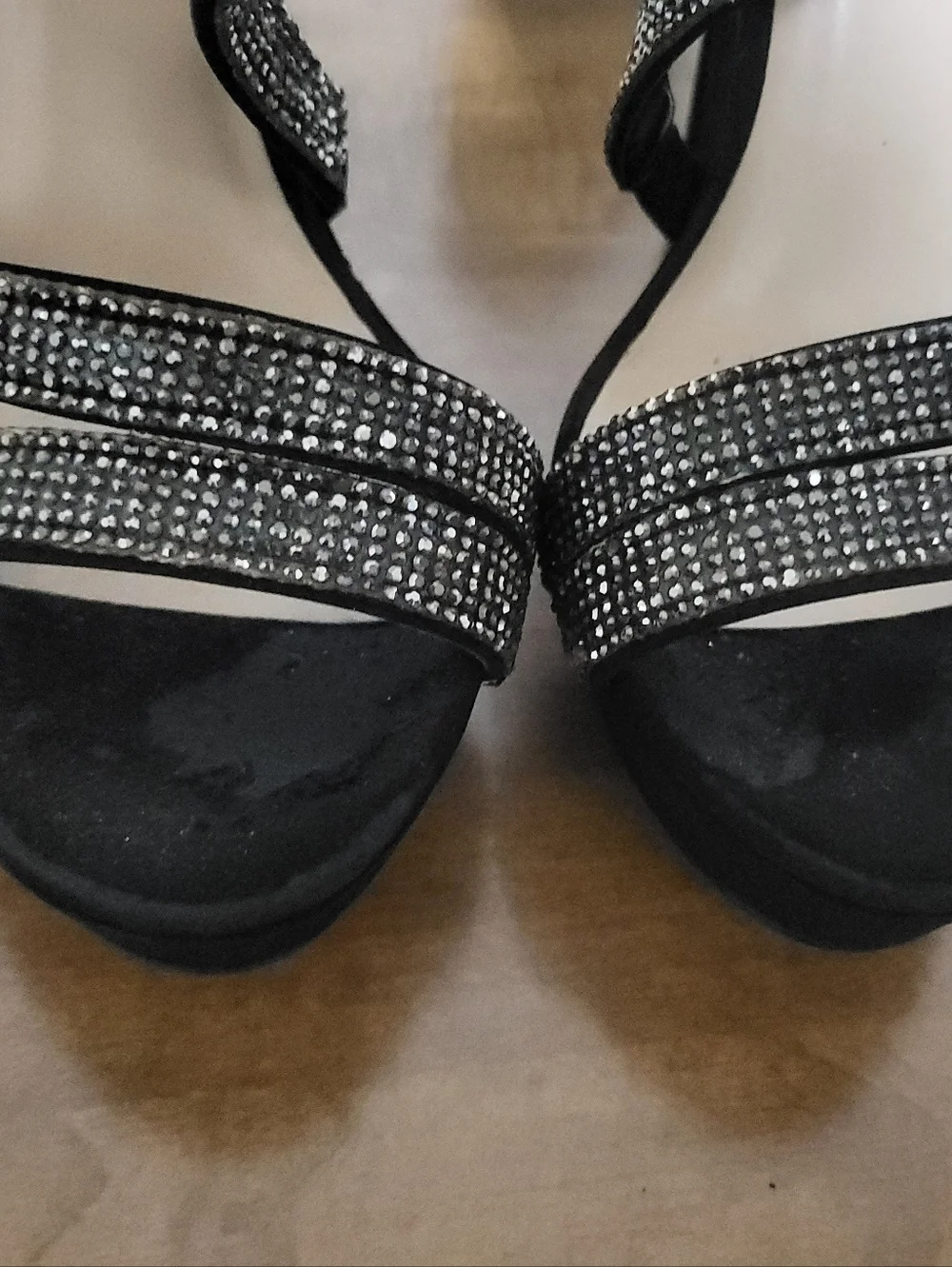 Derek Heart shoes worn